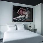 Le Général 4* Paris