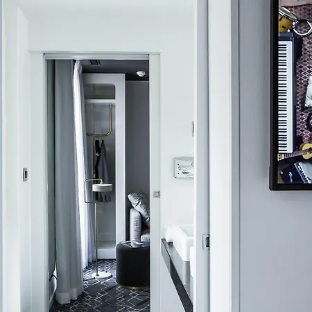 Otel Le General 4*