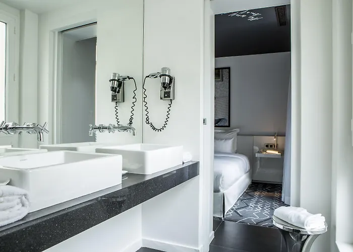 Le Général 4* París