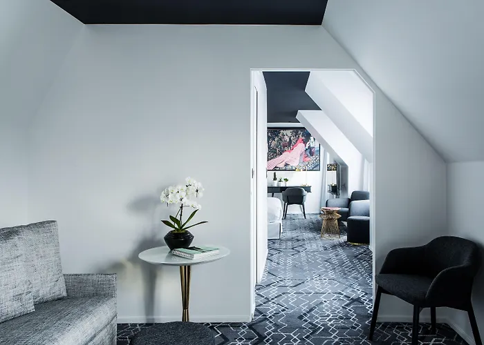 Le General Hotel 4*